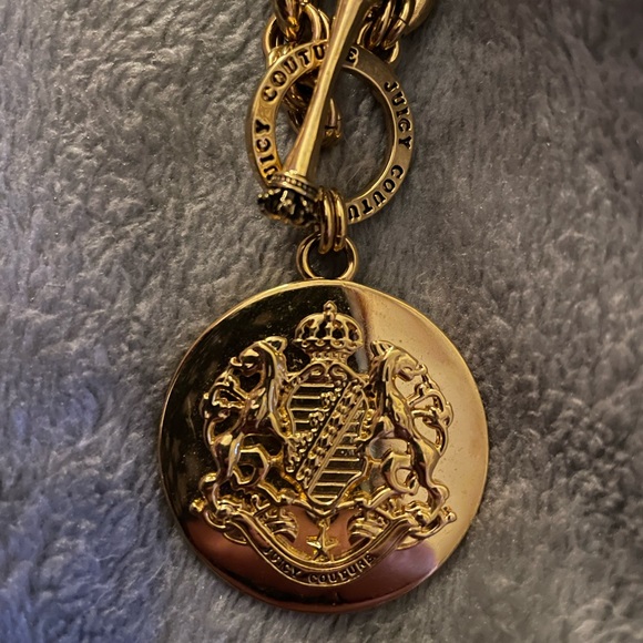 Juicy Couture Jewelry Juicy Couture Large Link Medallion Necklace Poshmark
